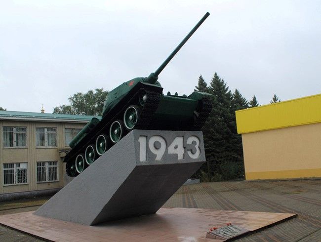 Монумент погибшим танкистам.