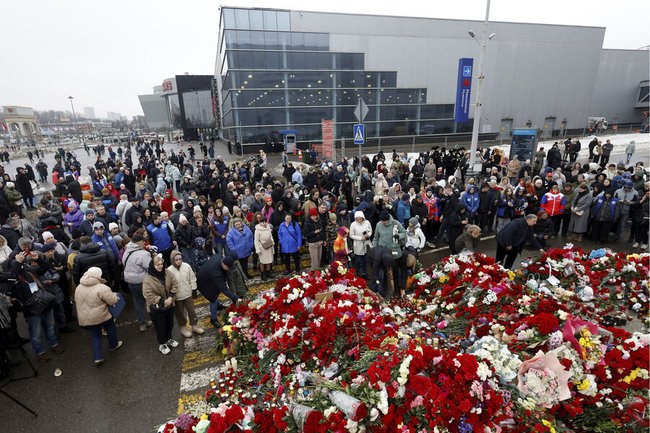 Поддержка Президента и армии:  Вся Россия скорбит по жертвам теракта в «Крокус Сити Холле».